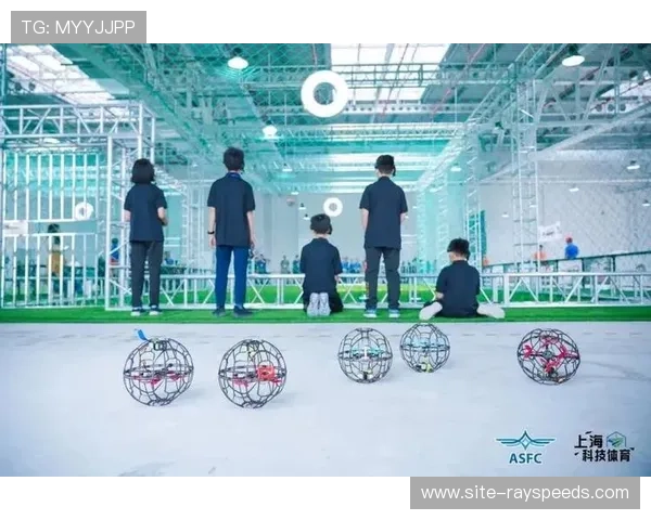 体育旅游新模式探索,“低空+足球”活动亮相