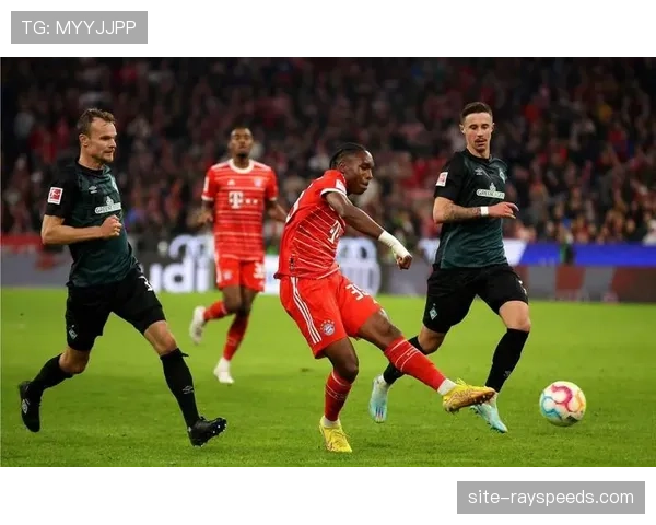 法兰克福引进的边锋博雷恢复合练,有望在周末对阵不莱梅的比赛中增强前场突击力 法兰克福引进的边锋博雷恢复合练,有望在周末对阵不莱梅的比赛中增强前场突击力